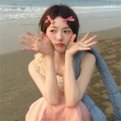 潇洒佳人淡淡妆